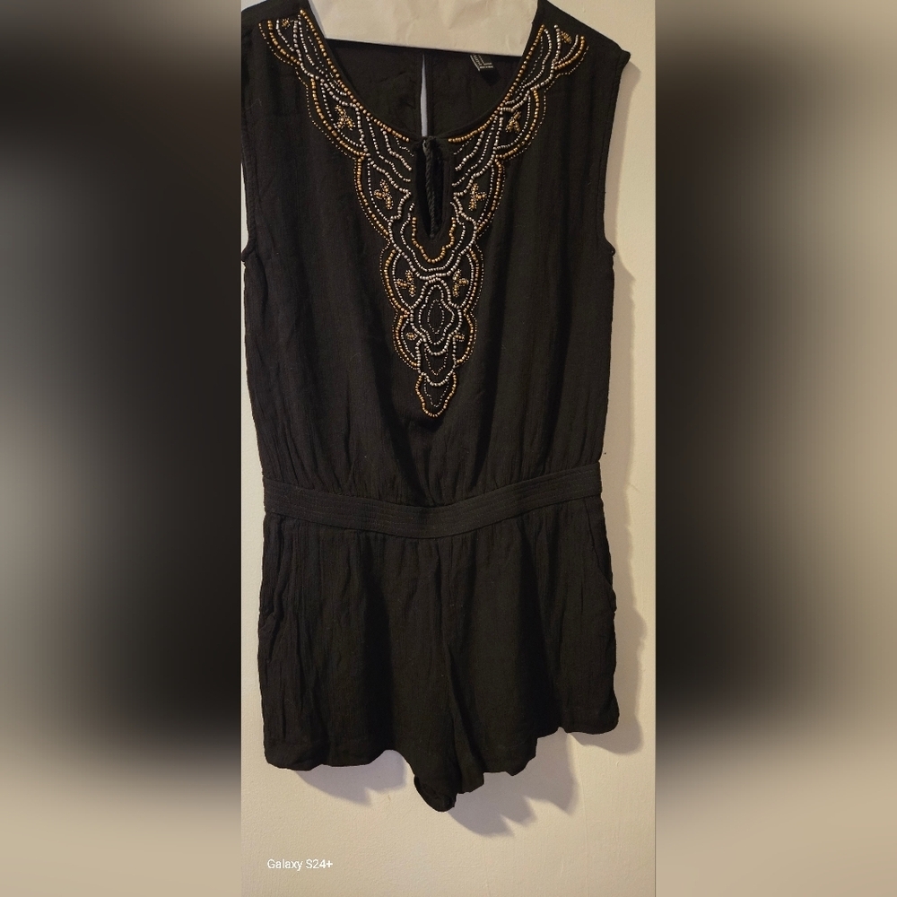 Forever 21 Black Garment - Picture 3 of 4